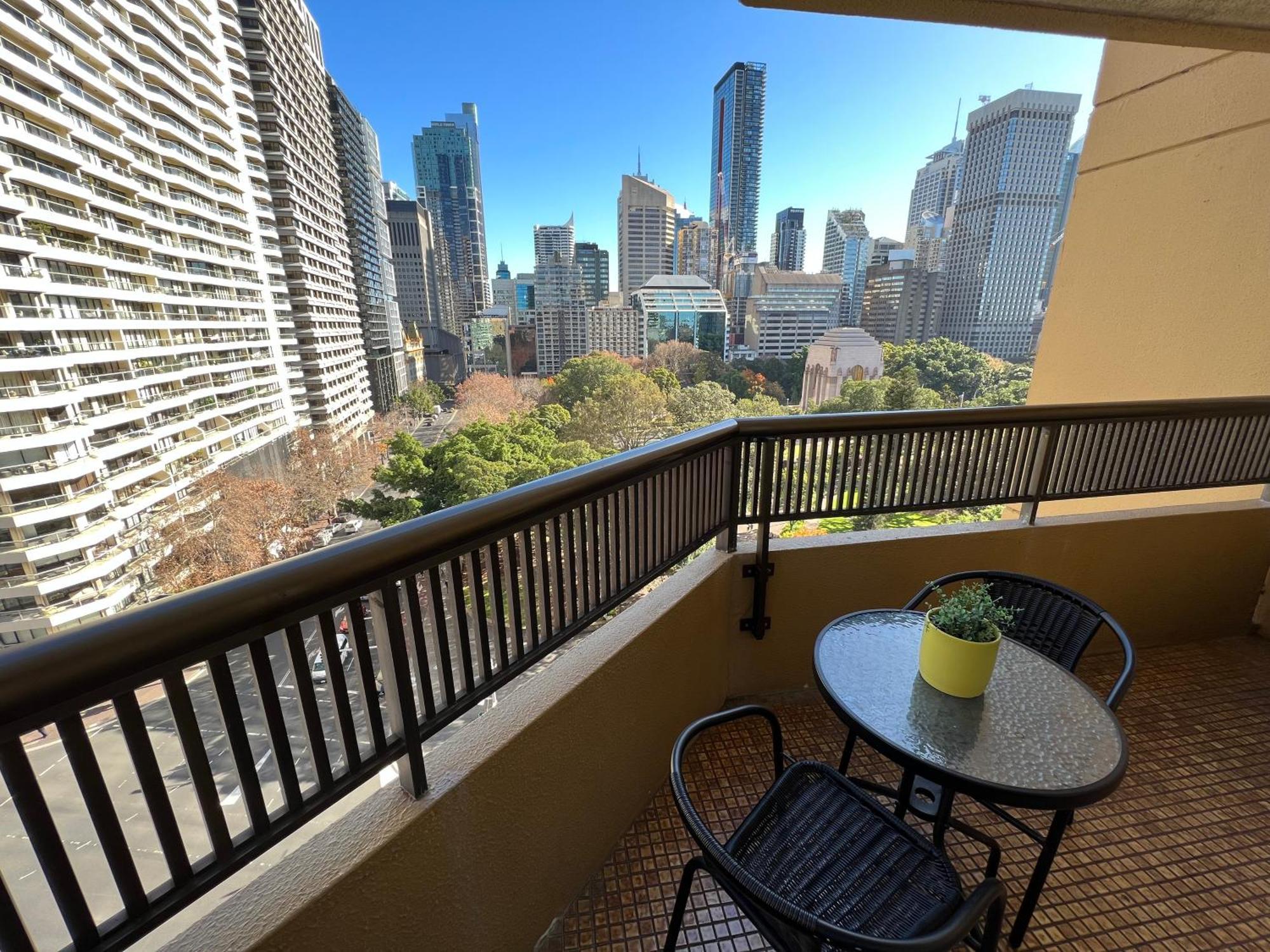 Sydney Hyde Park Private Apartments By Paxsafe Room photo